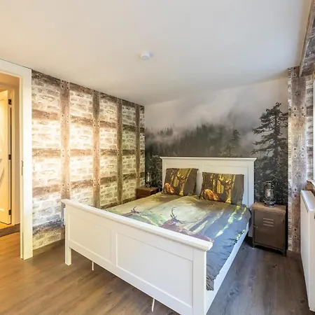 Forestside Escape Near Lake, Cleaning Included *